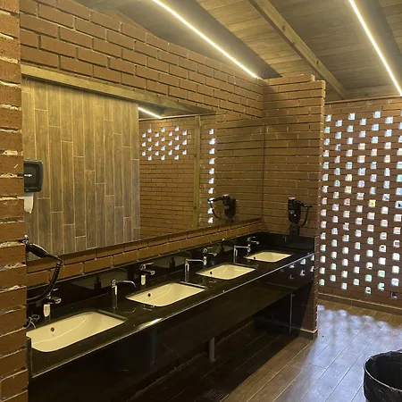 Longosphere Glamping إجنيدا